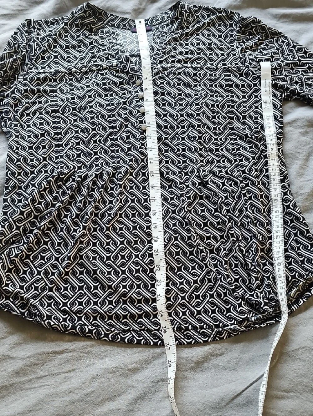 Cocomo Black & White Geometric Button-Front Blouse